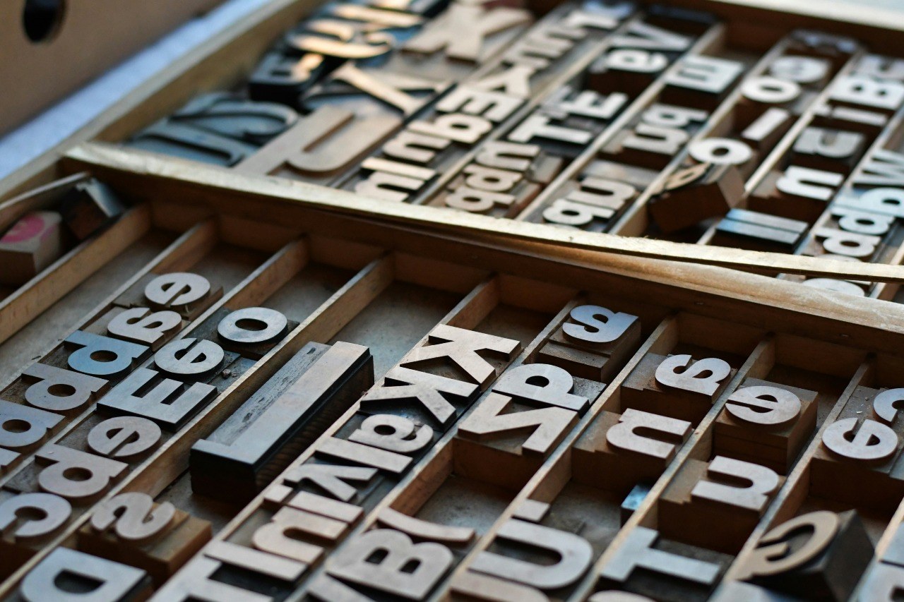 Quand la lettre se donne à voir : richesse de l’expérimentation typographique dans la création occidentale